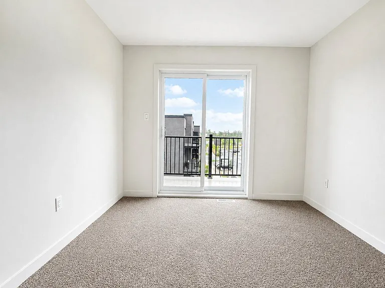 824 Woolwich St #110 — Photo 16