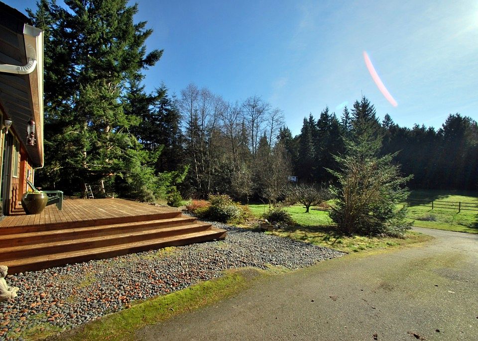 1st image of 11190 Forest Ln NE