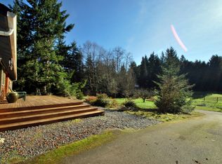 11190 Forest Ln NE, Bainbridge Island, WA 98110