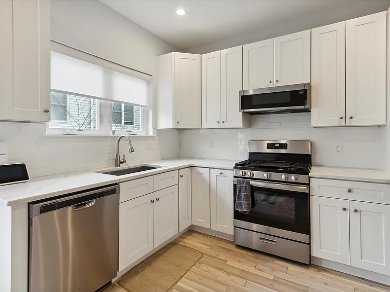 1343 S Lambert St — Photo 7