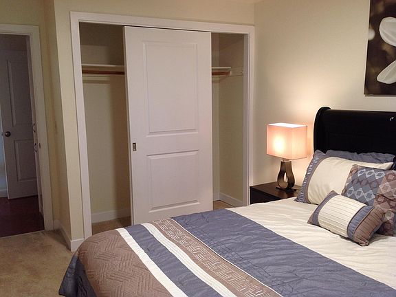 4th image of 800 1st Ave N #34