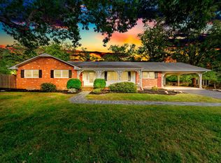 2546 Sharmar Rd, Roanoke, VA 24018