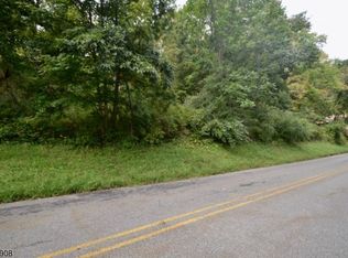 67 Bunn Rd, Hamburg, NJ 07419