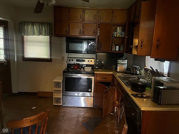 5th image of 7117 Manker St