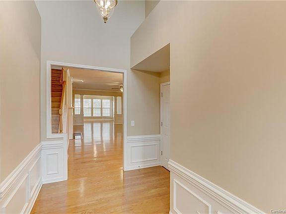 5th image of 8118 Crater Lake Dr