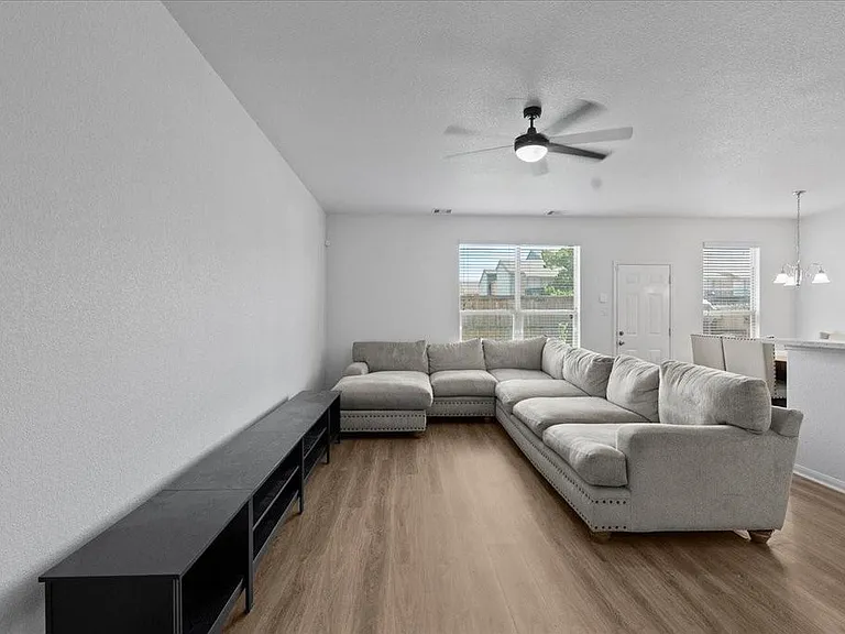 17114 Amarose Dr — Photo 5