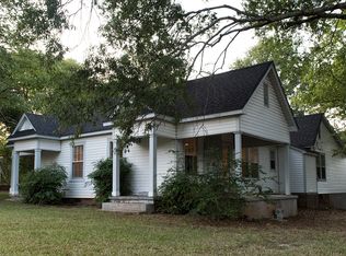 204 W Reynolds St, Pontotoc, MS 38863