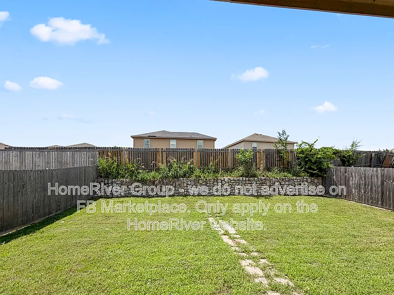 1102 Oak Hollow Ln — Photo 15