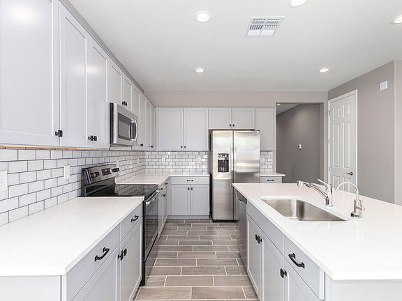 4th image of 43985 W Palo Aliso Way