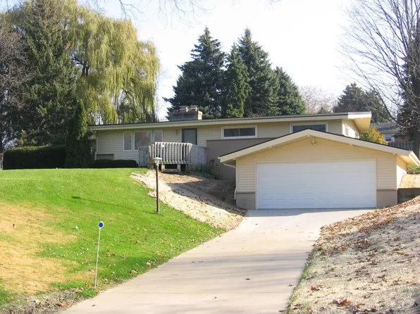 2680 Moerland Dr NW, Grand Rapids, MI 49504