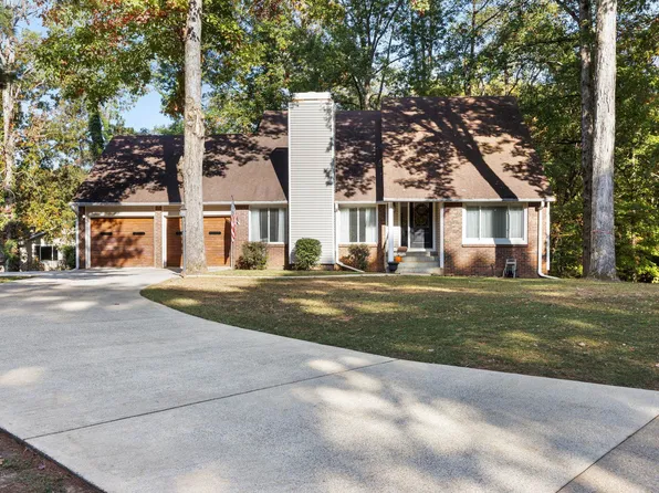 211 Briarcliff Dr, Florence, AL 35633