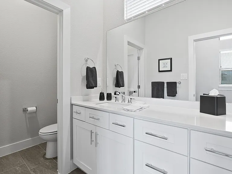 4230 Roseland Ave #105 — Photo 8