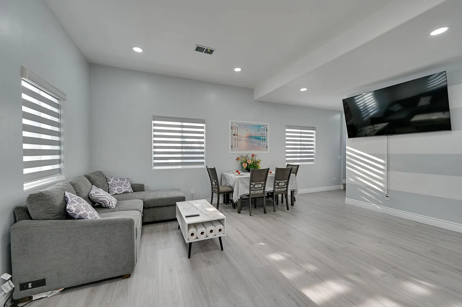3 bed, 2.0 bath, 1194 sqft, $5,709 — Photo 2