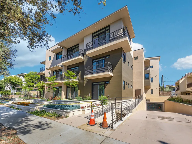 973 E Del Mar Blvd #104 — Photo 37