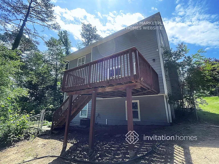 1136 Norfolk Dr NW — Photo 18