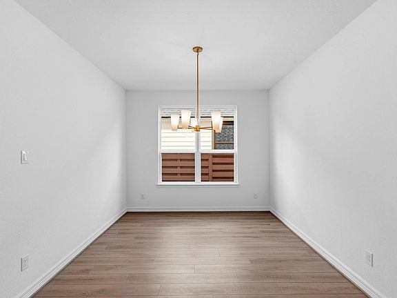 10646 Forward Street Interior Image 4