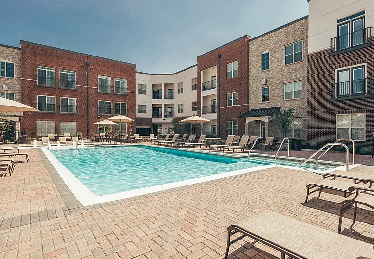 Vintage Tollgate Apartments — Photo 1
