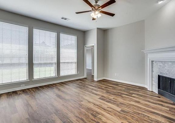 5th image of 2480 Yuma Dr