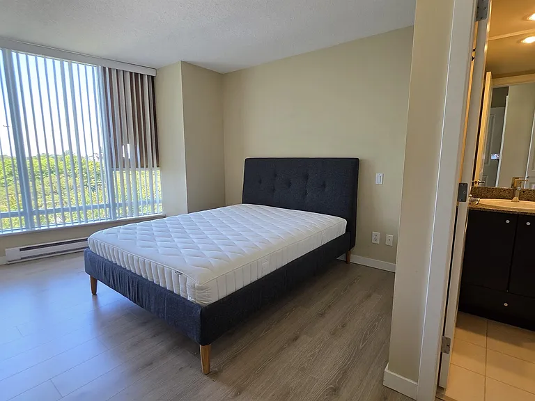 5068 Kwantlen St #1008 — Photo 9