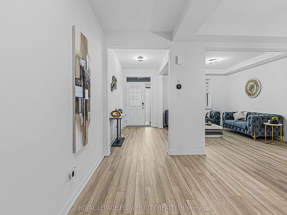 3rd image of 428 Meynell Rd