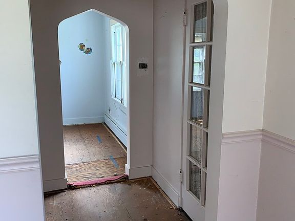 3rd image of 37233 N Parma Ave