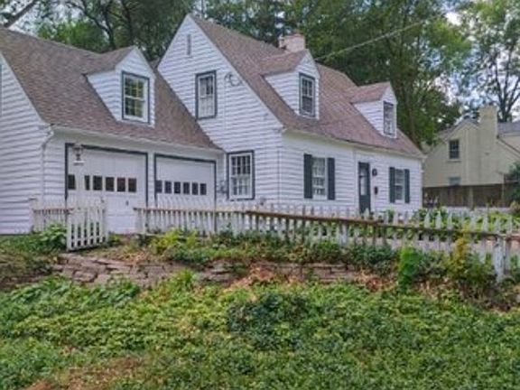 3rd image of 424 Oakwood Ave