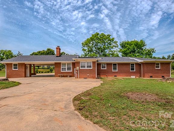 5th image of 1241 County Line Rd
