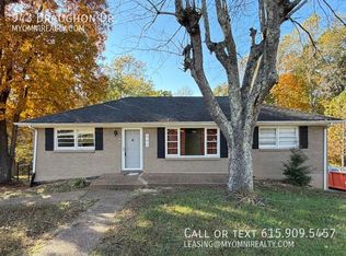 943 Draughon Dr, Greenbrier, TN 37073