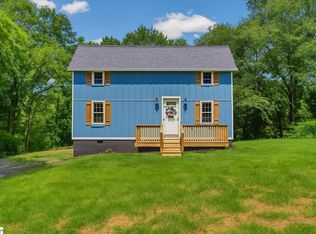 17 Allen St, Enoree, SC 29335