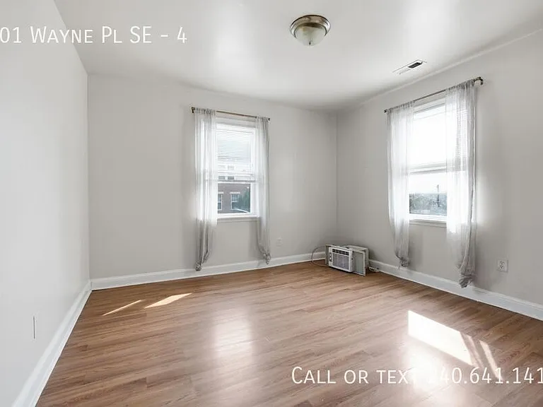 101 Wayne Pl SE #4 — Photo 3