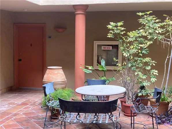 12500 Huston St APT 108, Valley Village, CA 91607