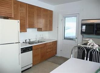 4th image of 12 Simpson Ave