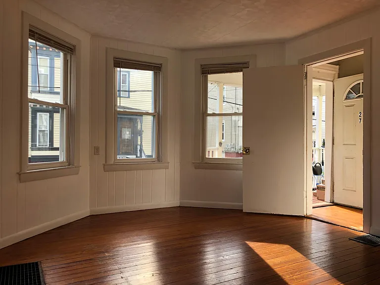 27 Violet St #1 — Photo 7