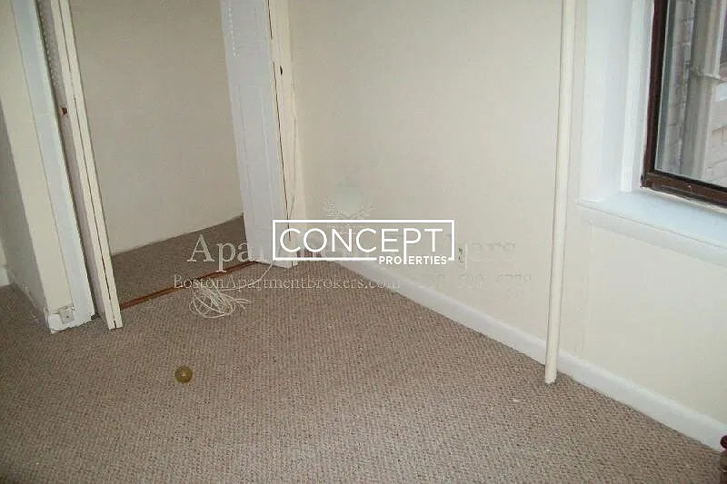 1135 Commonwealth Ave — Photo 1
