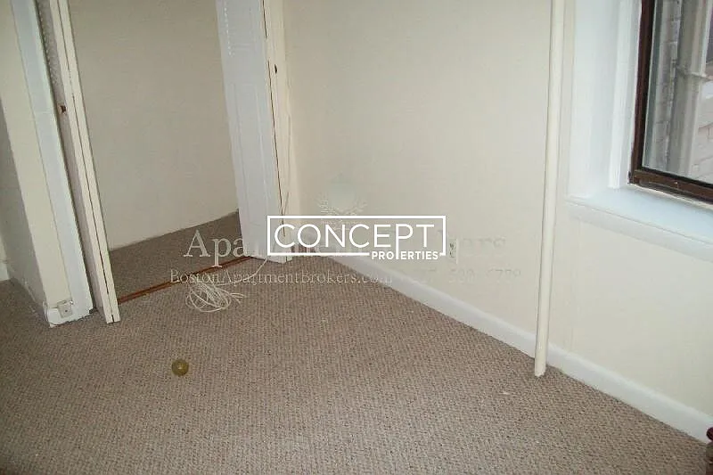 1135 Commonwealth Ave #4