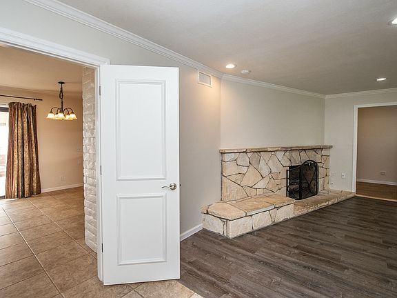 5th image of 442 Glenwood Dr