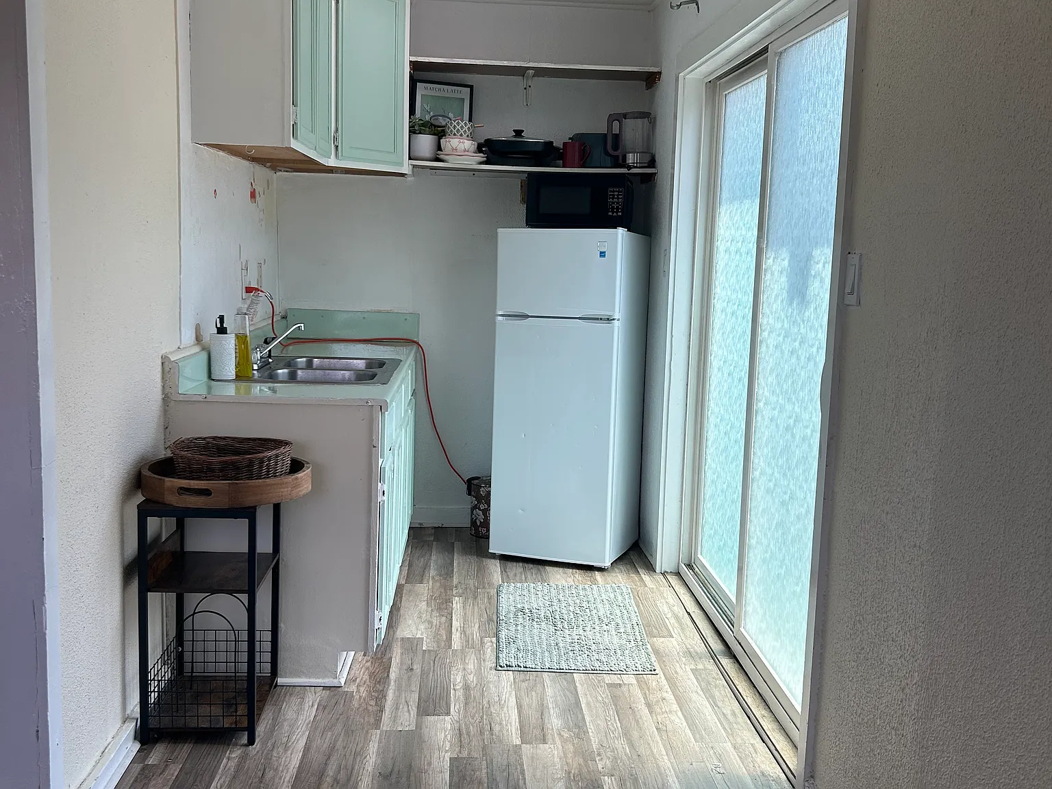 Studio, 300 sqft, $975 — Photo 3