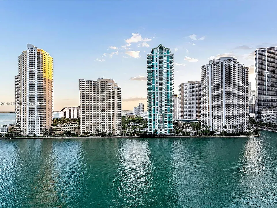 2 bed, 1227 sqft, $4,500 — Photo 2