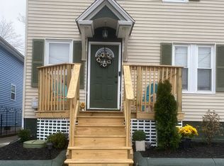 4 Palfrey Pl, Providence, RI 02909