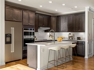 2 Stratton Dr UNIT 203, Woburn, MA 01801