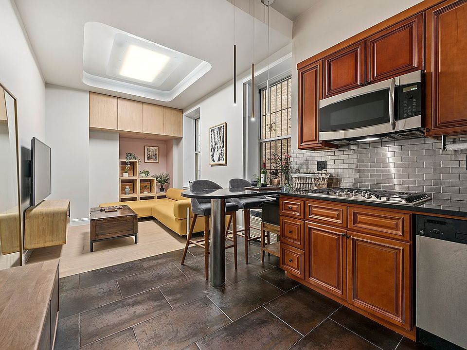 1st image of 146 W 82nd St APT 1B