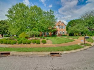 801 Millbrook Cir, Nashville, TN 37221