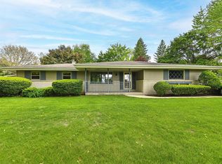 720 Belgren Rd, Waukesha, WI 53186