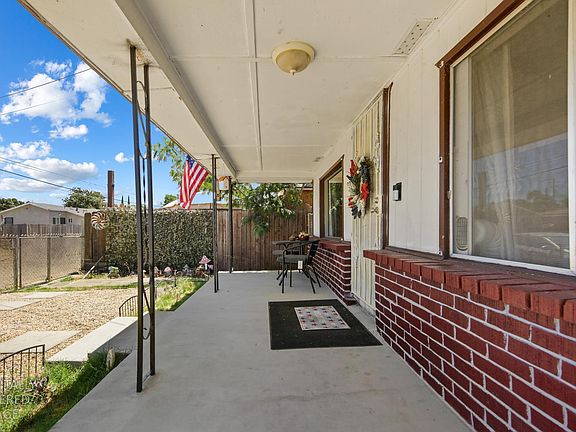 5th image of 631 S Oro Ave