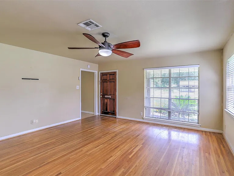 9207 Colleen Rd — Photo 7