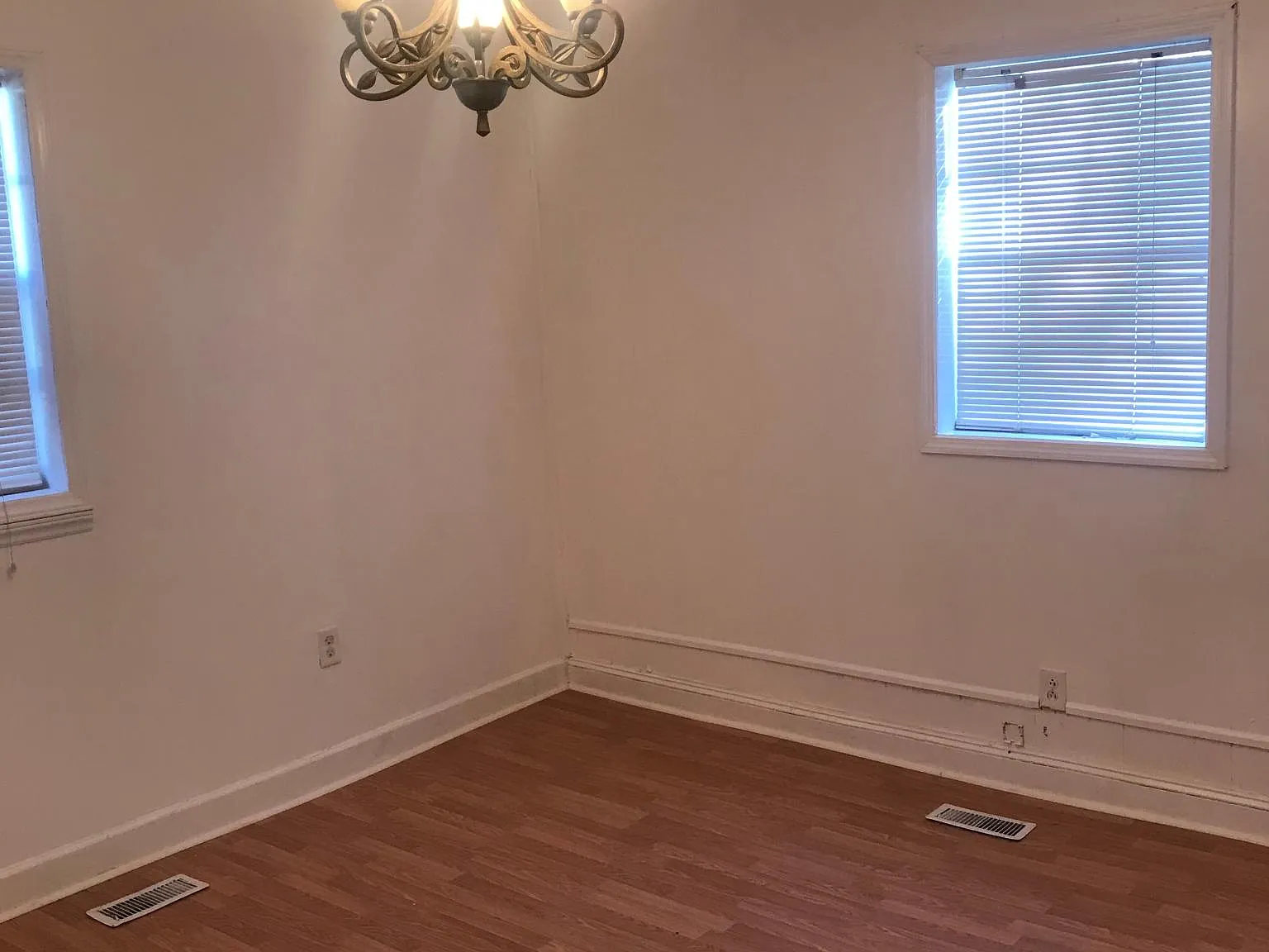 3 bed, 1350 sqft, $1,685 — Photo 3
