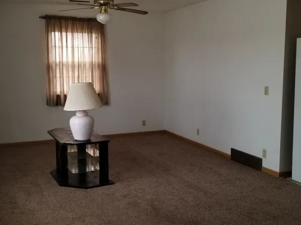 2221 Muscatine Ave, 2221 Muscatine Ave APT 2, Iowa City, IA 52240