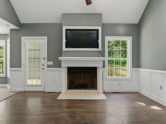 4th image of 1406 Brighton Cir