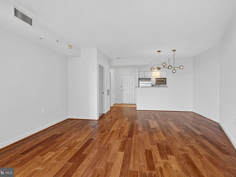 555 Massachusetts Ave NW #1019 — Photo 8