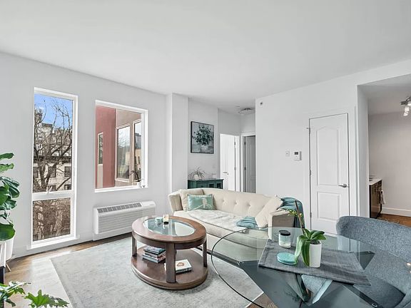 5th image of 59 Hawthorne St APT 4B